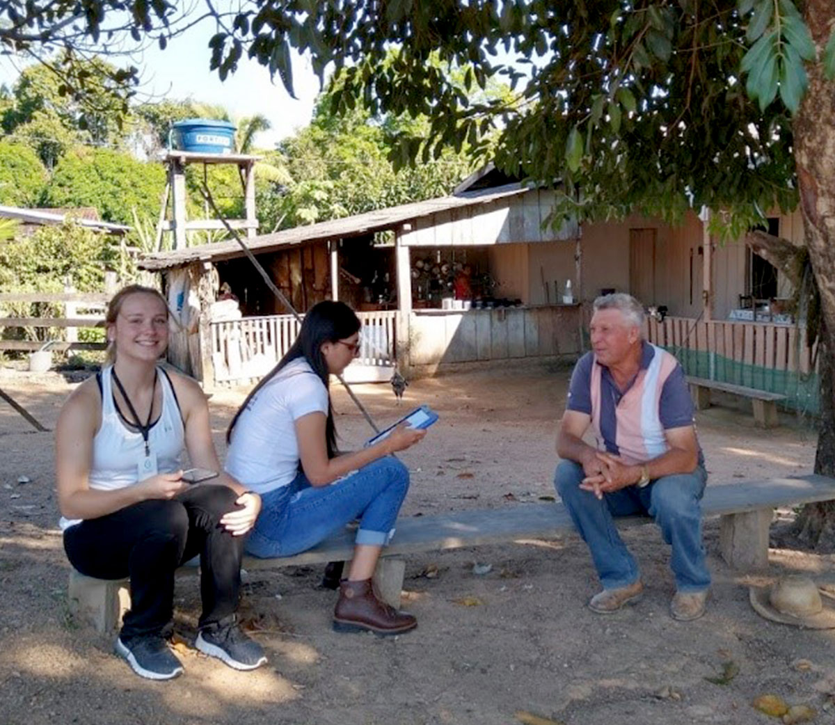 Rachel Dubbs observes a household survey in Rondonia
